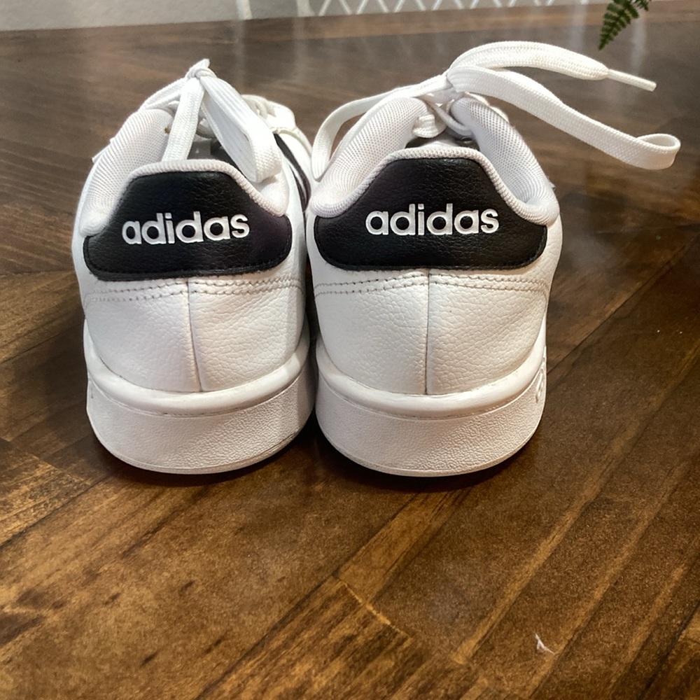 Women’s White Adidas Grand Court 2.0 (size 9) - Picture 4 of 4